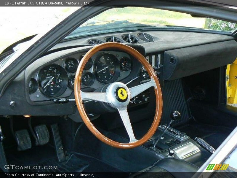 Yellow / Black 1971 Ferrari 365 GTB/4 Daytona