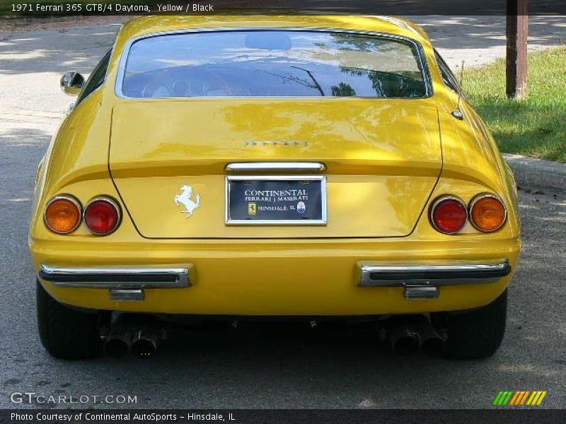 Yellow / Black 1971 Ferrari 365 GTB/4 Daytona
