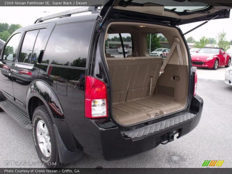 Super Black / Desert 2006 Nissan Pathfinder SE