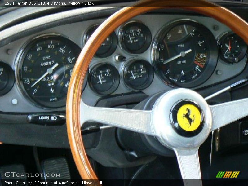 Yellow / Black 1971 Ferrari 365 GTB/4 Daytona
