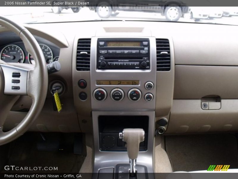 Super Black / Desert 2006 Nissan Pathfinder SE