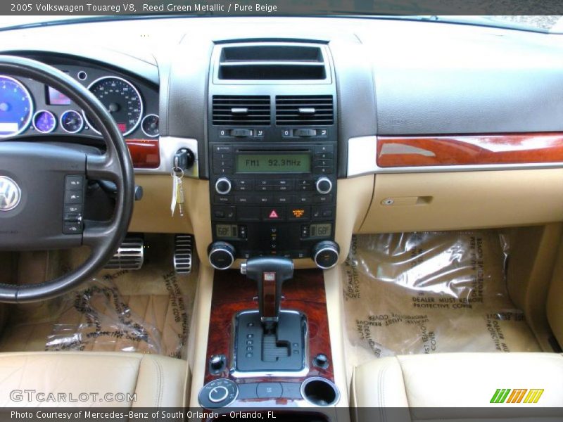 Reed Green Metallic / Pure Beige 2005 Volkswagen Touareg V8