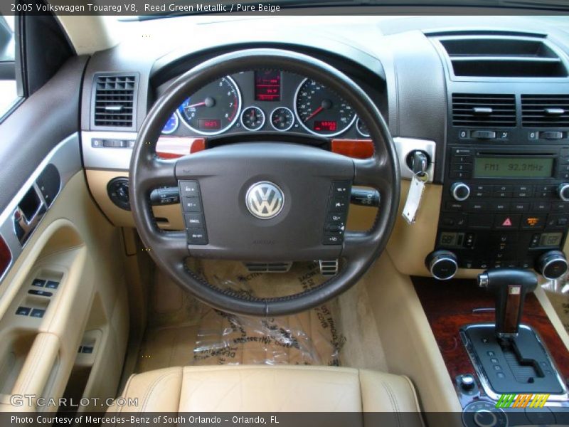 Reed Green Metallic / Pure Beige 2005 Volkswagen Touareg V8