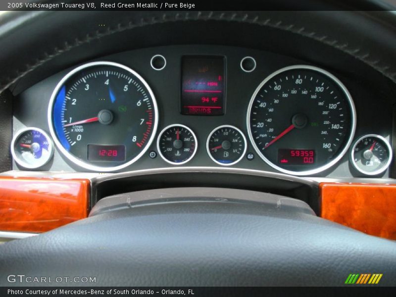 Reed Green Metallic / Pure Beige 2005 Volkswagen Touareg V8