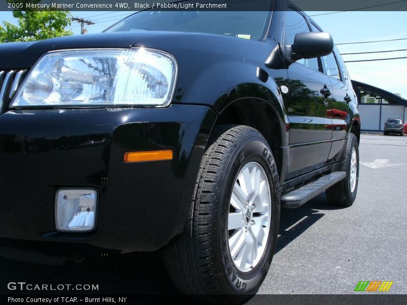 Black / Pebble/Light Parchment 2005 Mercury Mariner Convenience 4WD