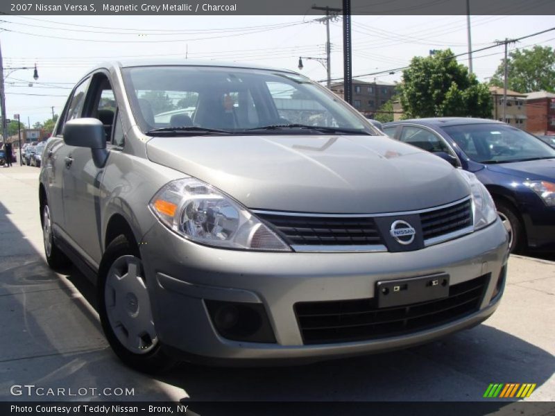 Magnetic Grey Metallic / Charcoal 2007 Nissan Versa S