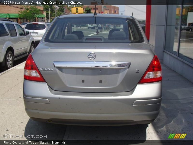 Magnetic Grey Metallic / Charcoal 2007 Nissan Versa S