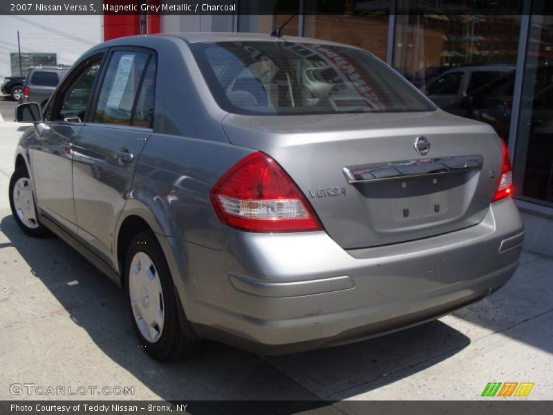 Magnetic Grey Metallic / Charcoal 2007 Nissan Versa S