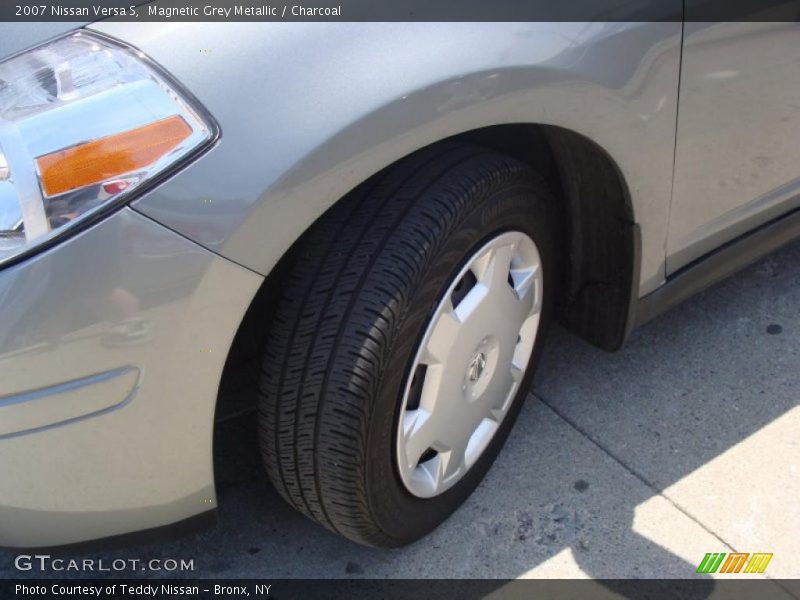 Magnetic Grey Metallic / Charcoal 2007 Nissan Versa S