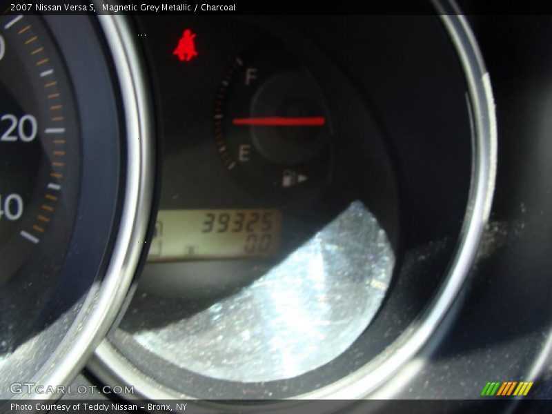 Magnetic Grey Metallic / Charcoal 2007 Nissan Versa S