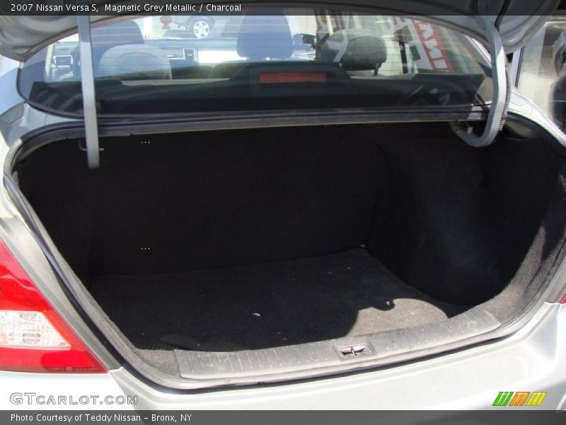 Magnetic Grey Metallic / Charcoal 2007 Nissan Versa S