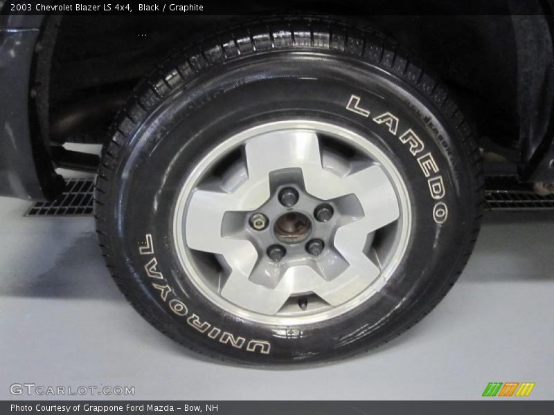 Black / Graphite 2003 Chevrolet Blazer LS 4x4