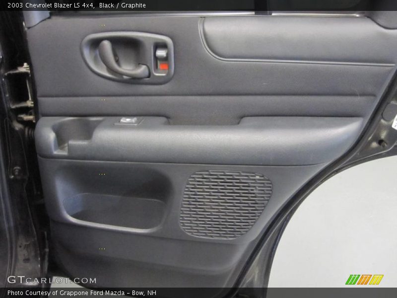 Black / Graphite 2003 Chevrolet Blazer LS 4x4
