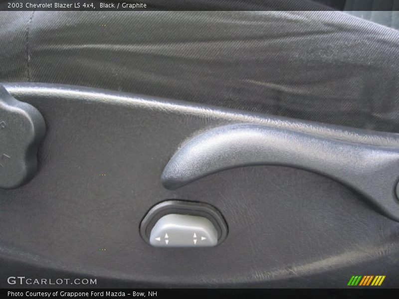 Black / Graphite 2003 Chevrolet Blazer LS 4x4