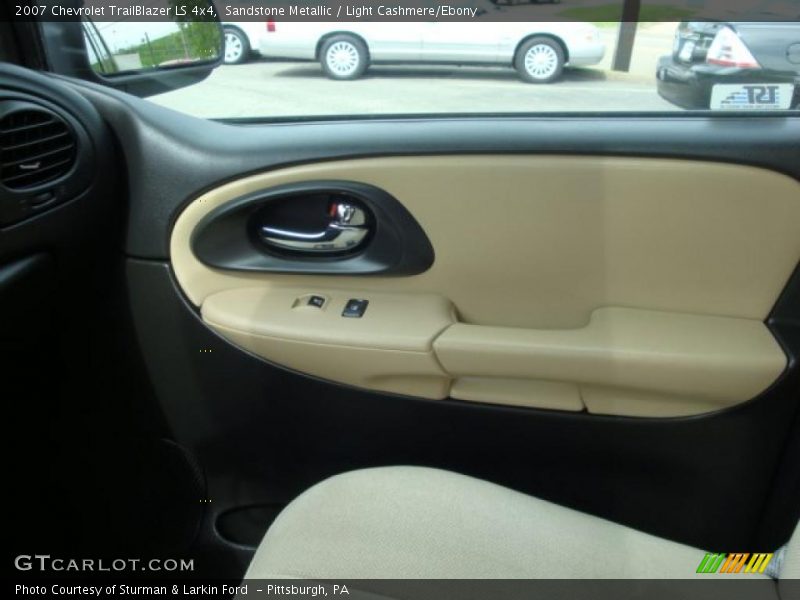 Sandstone Metallic / Light Cashmere/Ebony 2007 Chevrolet TrailBlazer LS 4x4