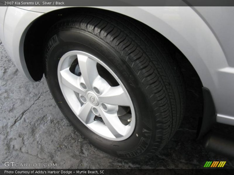 Silver / Black 2007 Kia Sorento LX