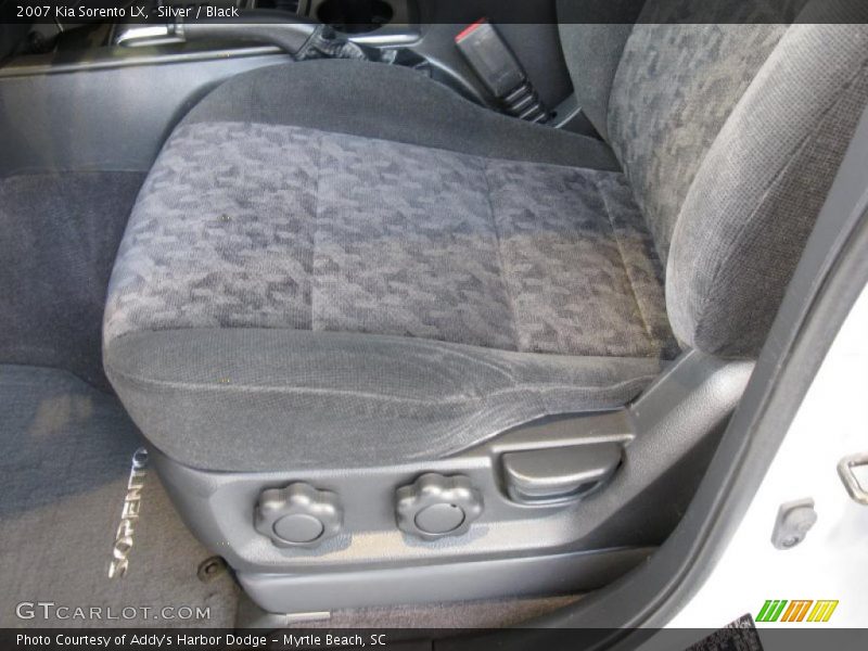 Silver / Black 2007 Kia Sorento LX