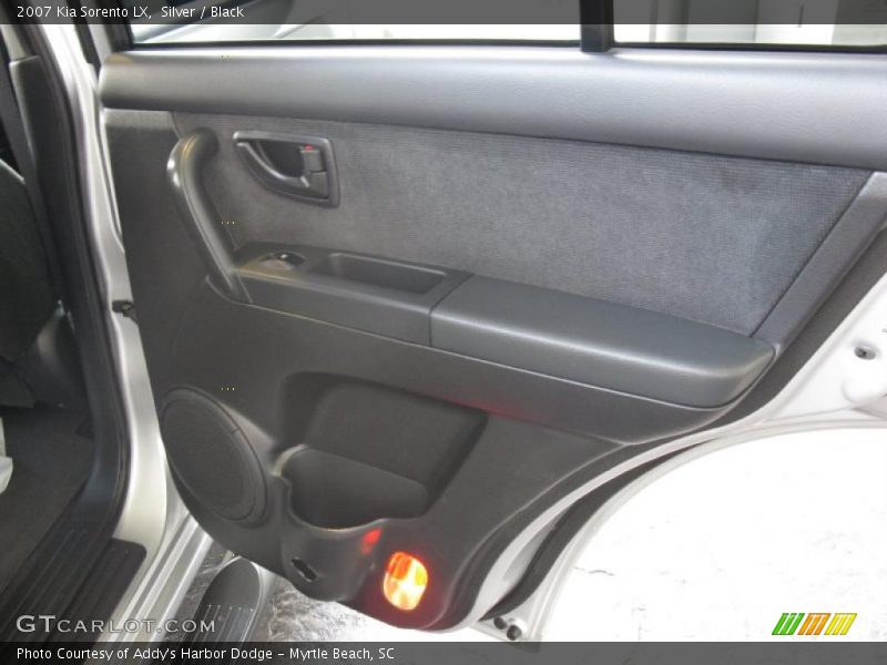 Silver / Black 2007 Kia Sorento LX