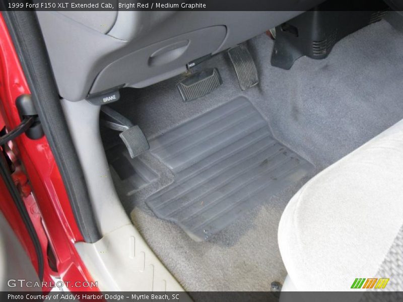 Bright Red / Medium Graphite 1999 Ford F150 XLT Extended Cab