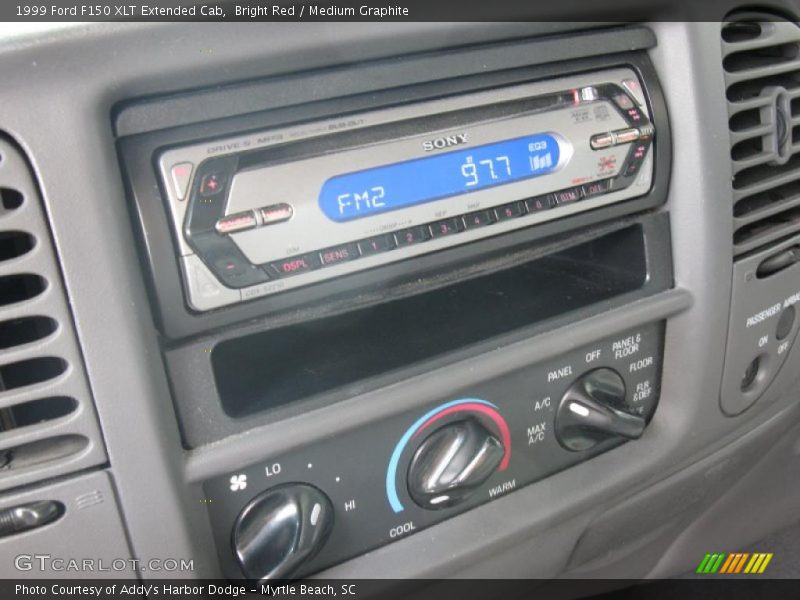 Bright Red / Medium Graphite 1999 Ford F150 XLT Extended Cab