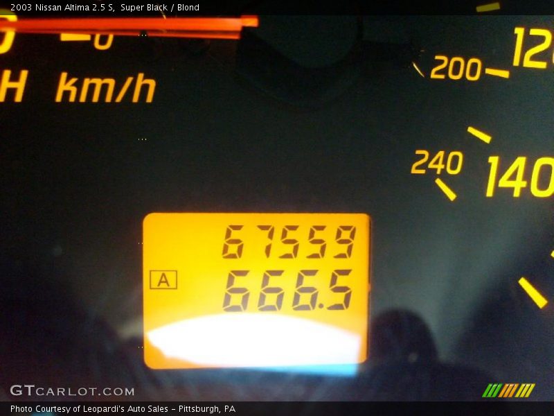 Super Black / Blond 2003 Nissan Altima 2.5 S
