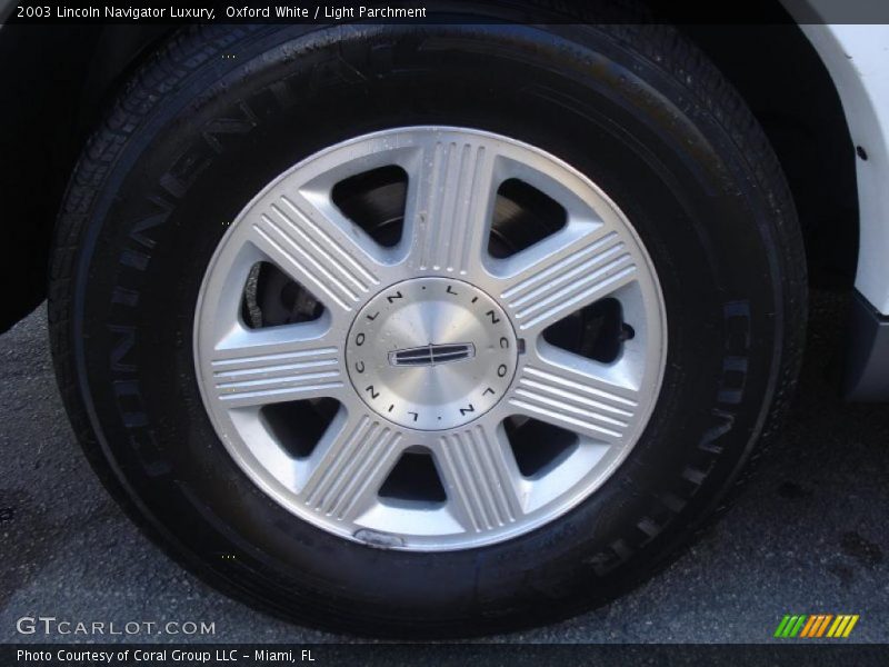 Oxford White / Light Parchment 2003 Lincoln Navigator Luxury
