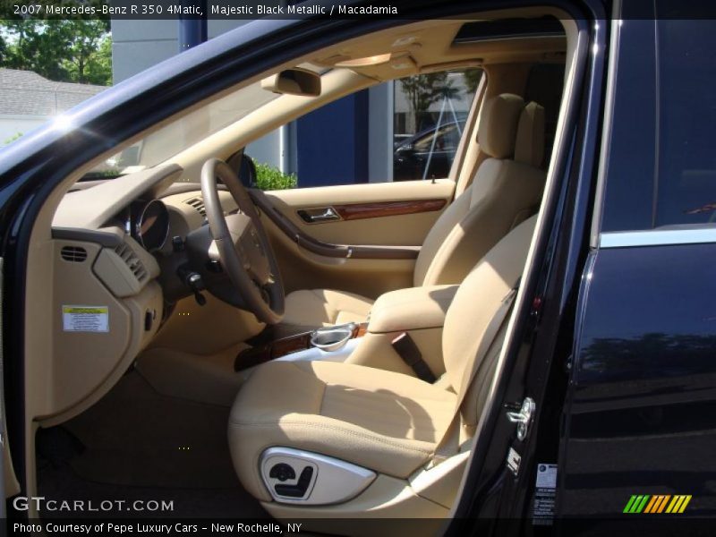 Majestic Black Metallic / Macadamia 2007 Mercedes-Benz R 350 4Matic