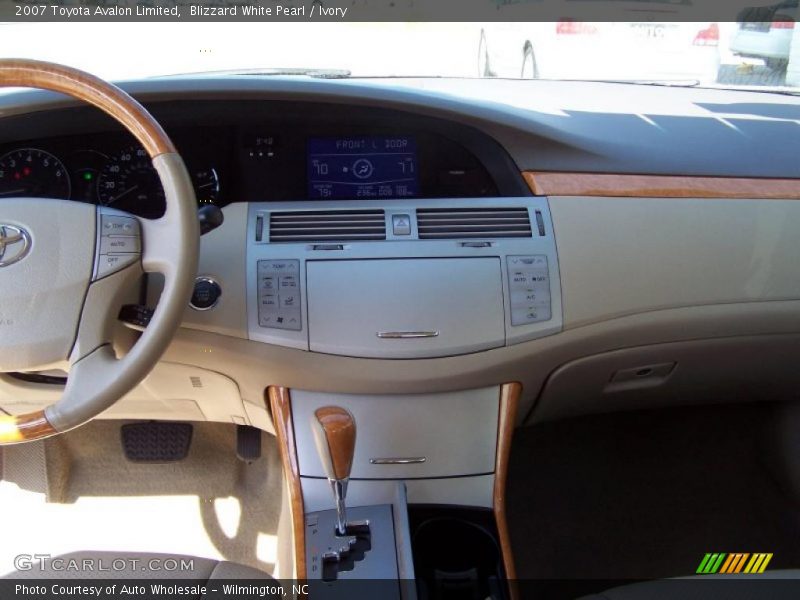 Blizzard White Pearl / Ivory 2007 Toyota Avalon Limited