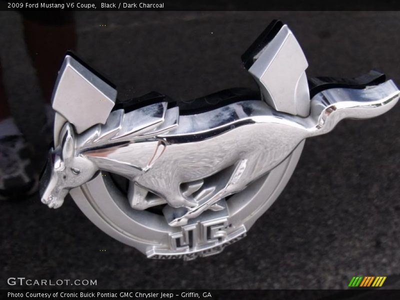 Black / Dark Charcoal 2009 Ford Mustang V6 Coupe