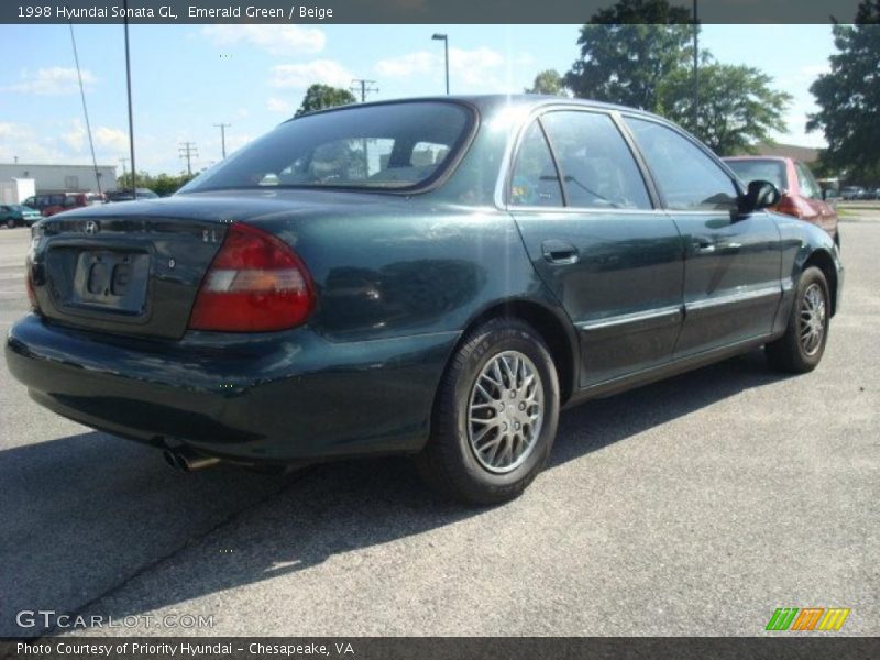 Emerald Green / Beige 1998 Hyundai Sonata GL