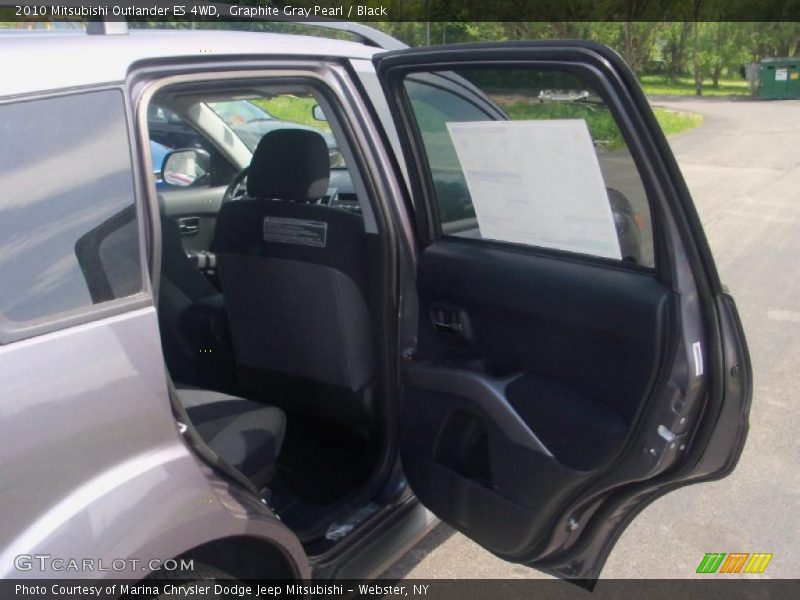 Graphite Gray Pearl / Black 2010 Mitsubishi Outlander ES 4WD