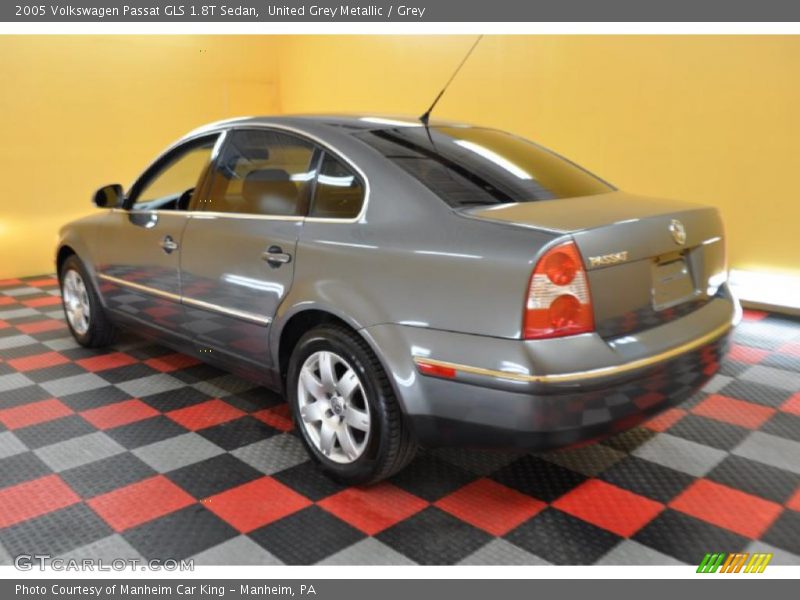 United Grey Metallic / Grey 2005 Volkswagen Passat GLS 1.8T Sedan