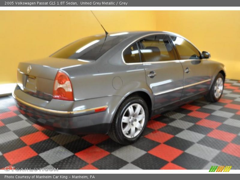 United Grey Metallic / Grey 2005 Volkswagen Passat GLS 1.8T Sedan