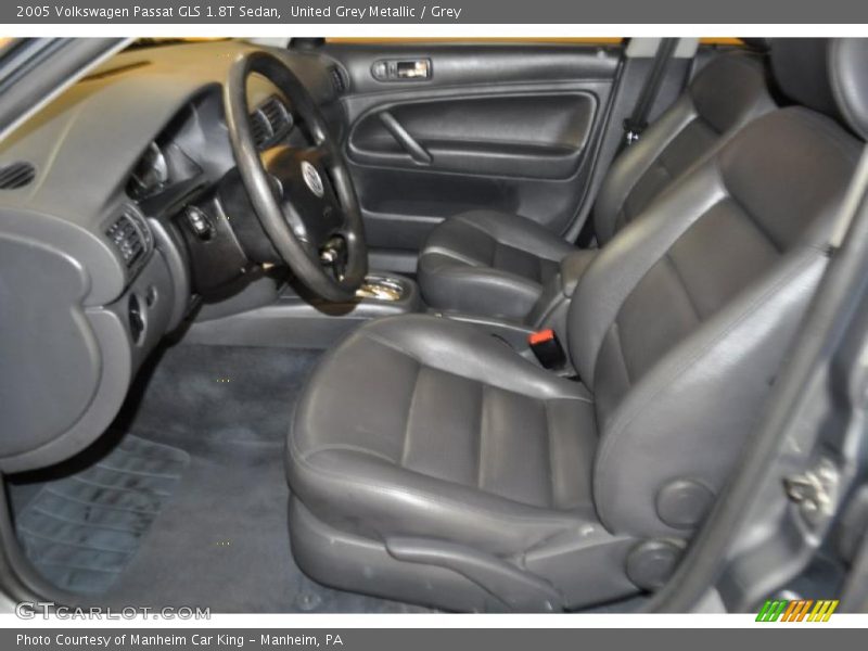 United Grey Metallic / Grey 2005 Volkswagen Passat GLS 1.8T Sedan