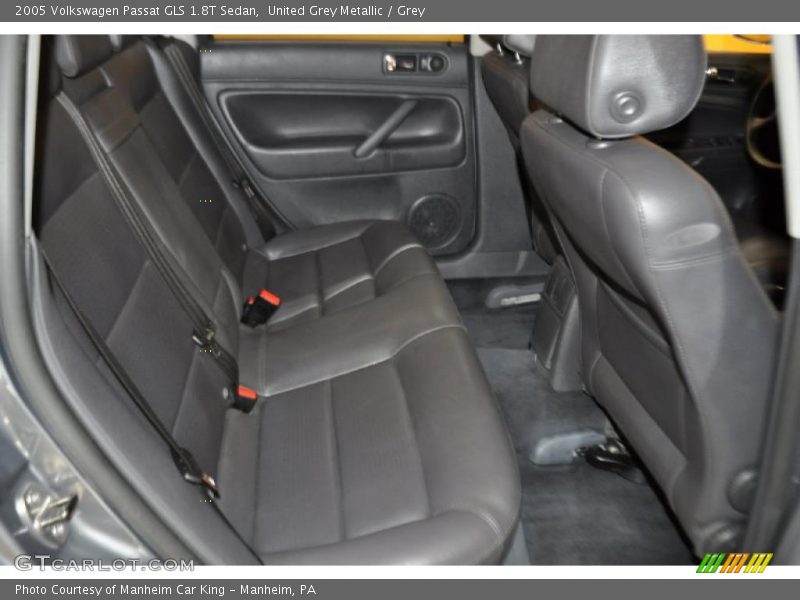 United Grey Metallic / Grey 2005 Volkswagen Passat GLS 1.8T Sedan