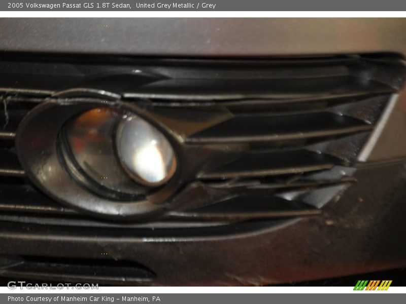 United Grey Metallic / Grey 2005 Volkswagen Passat GLS 1.8T Sedan