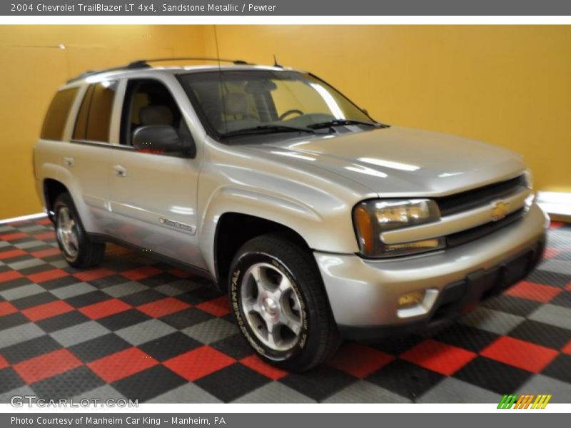 Sandstone Metallic / Pewter 2004 Chevrolet TrailBlazer LT 4x4
