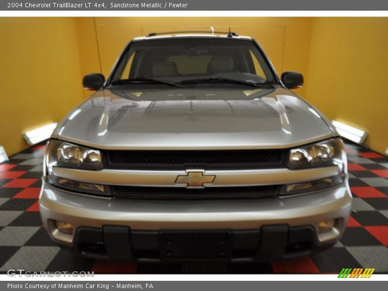 Sandstone Metallic / Pewter 2004 Chevrolet TrailBlazer LT 4x4