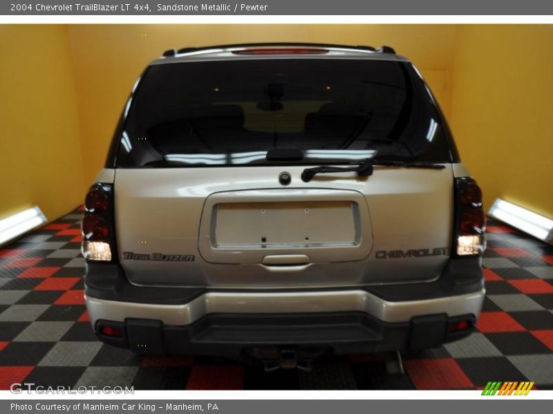 Sandstone Metallic / Pewter 2004 Chevrolet TrailBlazer LT 4x4