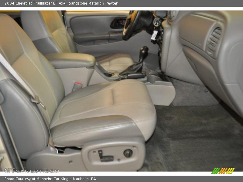 Sandstone Metallic / Pewter 2004 Chevrolet TrailBlazer LT 4x4