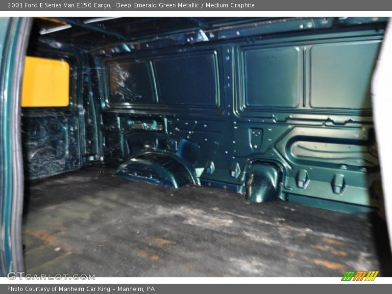 Deep Emerald Green Metallic / Medium Graphite 2001 Ford E Series Van E150 Cargo