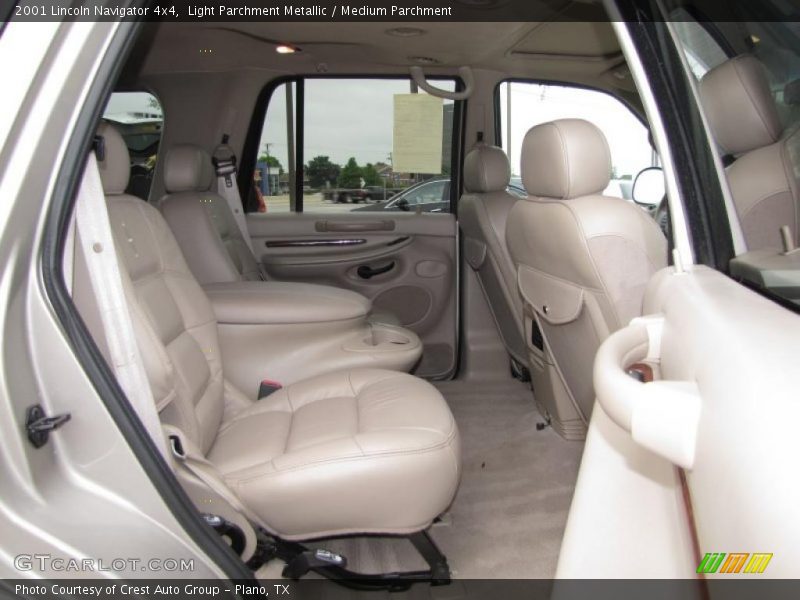 Light Parchment Metallic / Medium Parchment 2001 Lincoln Navigator 4x4