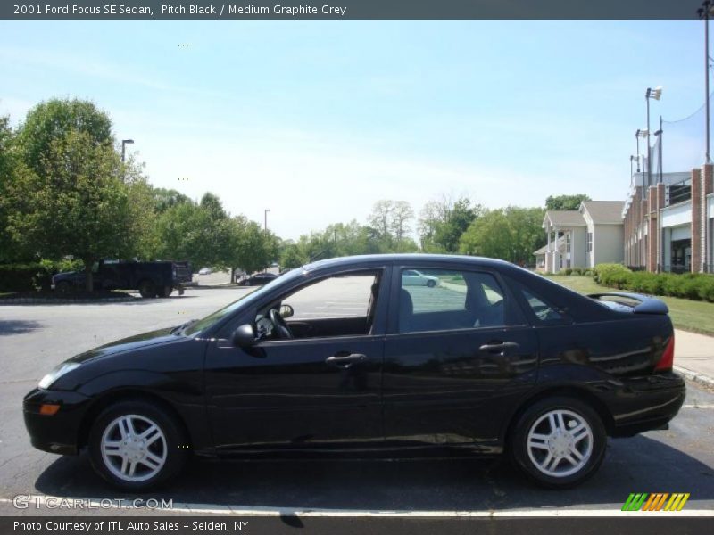 Pitch Black / Medium Graphite Grey 2001 Ford Focus SE Sedan