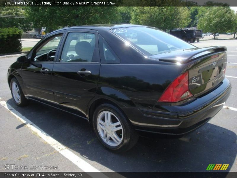 Pitch Black / Medium Graphite Grey 2001 Ford Focus SE Sedan