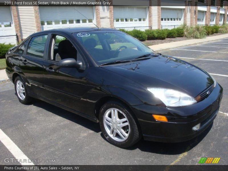 Pitch Black / Medium Graphite Grey 2001 Ford Focus SE Sedan