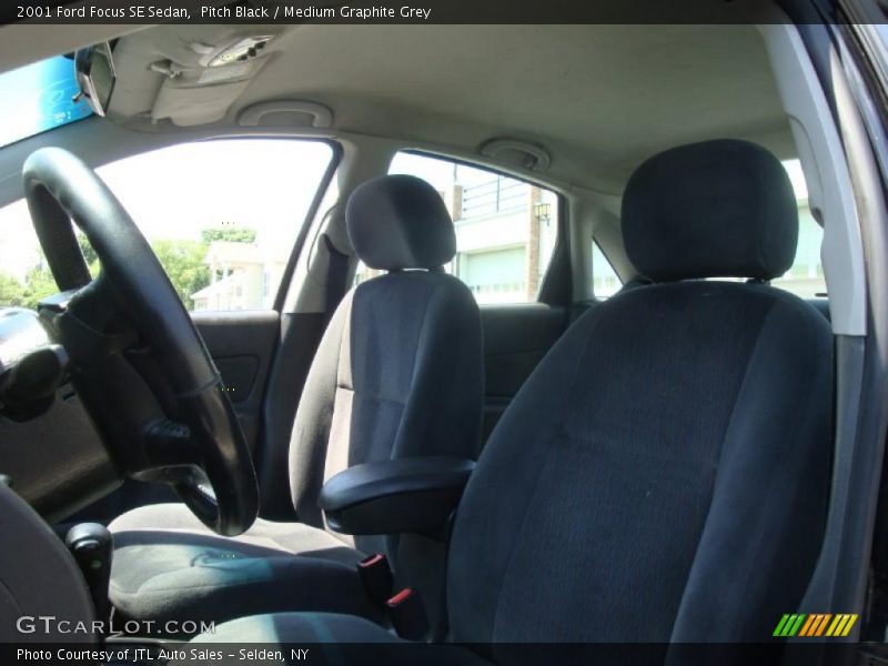 Pitch Black / Medium Graphite Grey 2001 Ford Focus SE Sedan