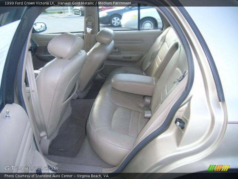 Harvest Gold Metallic / Medium Parchment 1999 Ford Crown Victoria LX