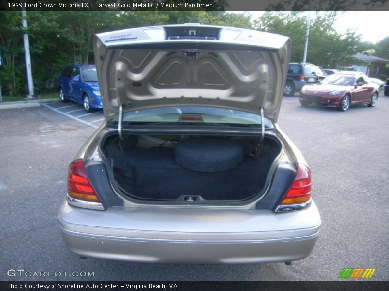 Harvest Gold Metallic / Medium Parchment 1999 Ford Crown Victoria LX