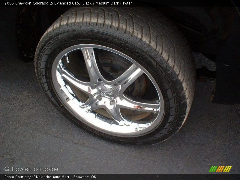 Black / Medium Dark Pewter 2005 Chevrolet Colorado LS Extended Cab
