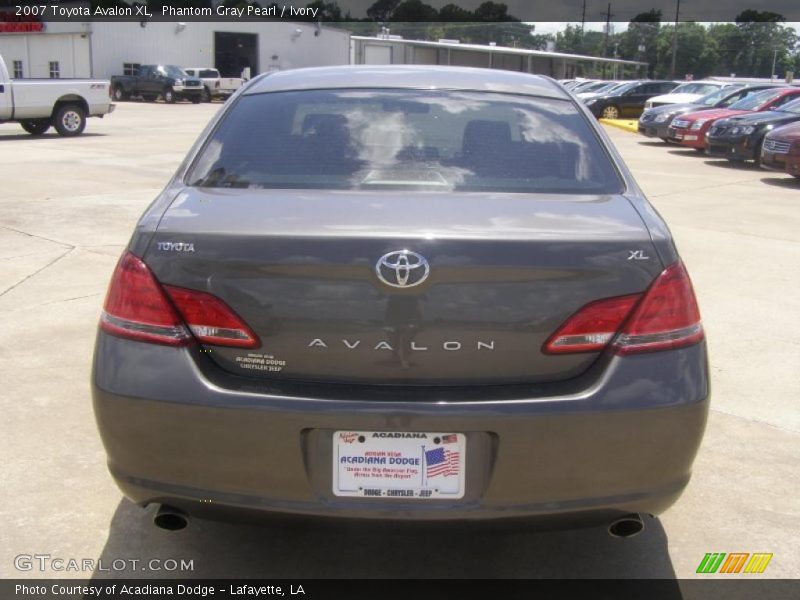 Phantom Gray Pearl / Ivory 2007 Toyota Avalon XL